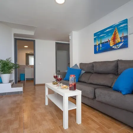 Frontline: 2 Bedrooms, Incredible Views With Large Terrace Holiday home *