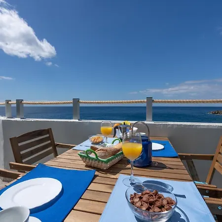 Frontline: 2 Bedrooms, Incredible Views With Large Terrace Holiday home
